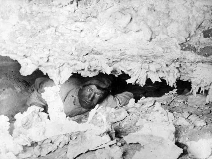 Floyd Collins - eksplorator jaskiń, który zignął pod ziemią i jego okrutna śmierć na Joe Monster