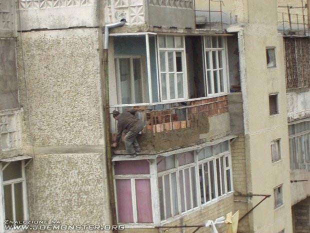 Murowanie balkonu przez twardziela tynkarza profesjonalistę