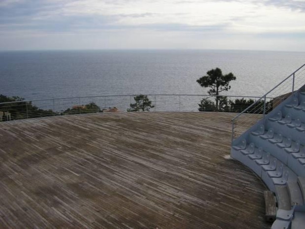 Bąbelkowy dom Pierre Cardin`a na Lazurowym Wybrzeżu