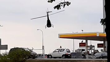 Helikopterem wylądował na stacji paliw, żeby zatankować