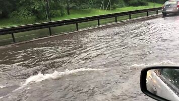 Powódź na moście Łazienkowskim