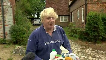Boris Johnson zaprasza dziennikarzy na herbatkę