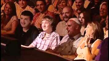 Frankie Boyle onieśmiela rodziców i chłopca na stand-upie