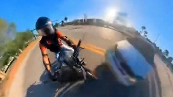 Wypadek motocyklisty w 360 stopniach