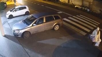 Pijany traktorzysta na Śląsku uderza w zaparkowane samochody