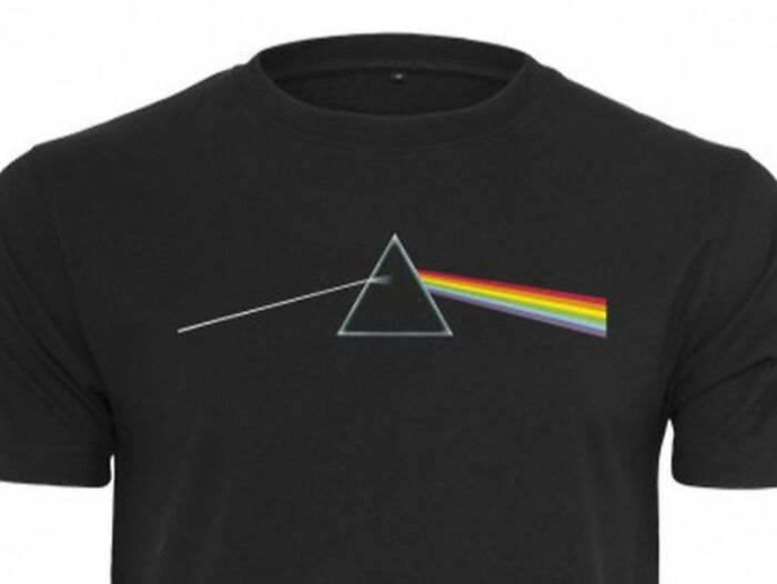 Projekt koszulki tego zespołu pochodzi z okładki albumu z 1973 roku.