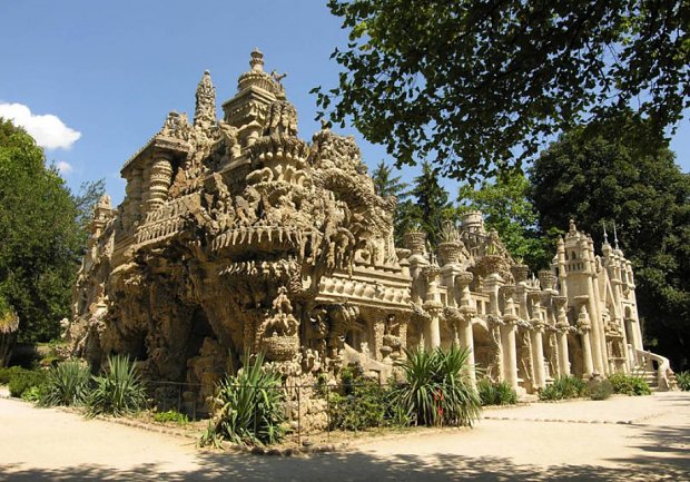 ferdinand-cheval_s-ideal-palace-2