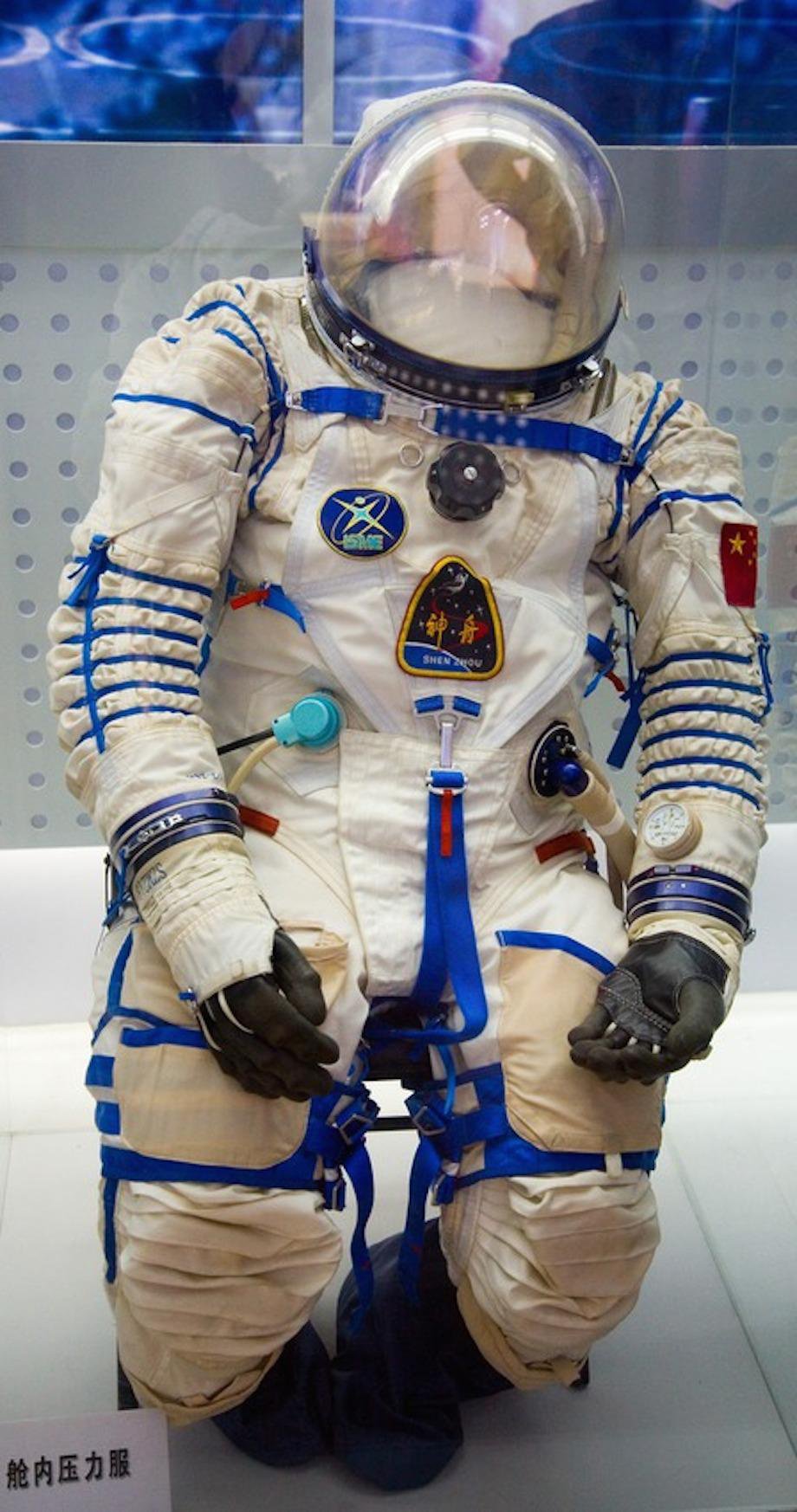 check-out-the-evolution-of-the-space-suit-41-hq-photos-27