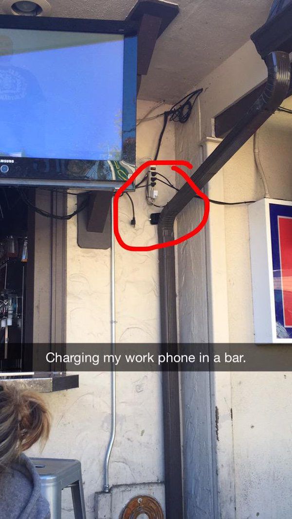 people-will-go-to-desperate-lengths-to-charge-their-phones-22-photos-9