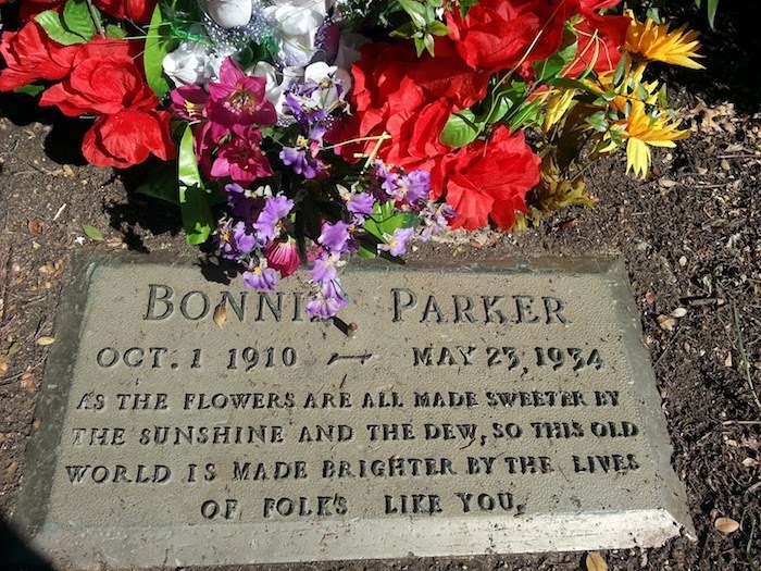 10 mniej znanych faktów o najsłynniejszej parze przestępców w dziejach - Bonnie i Clyde