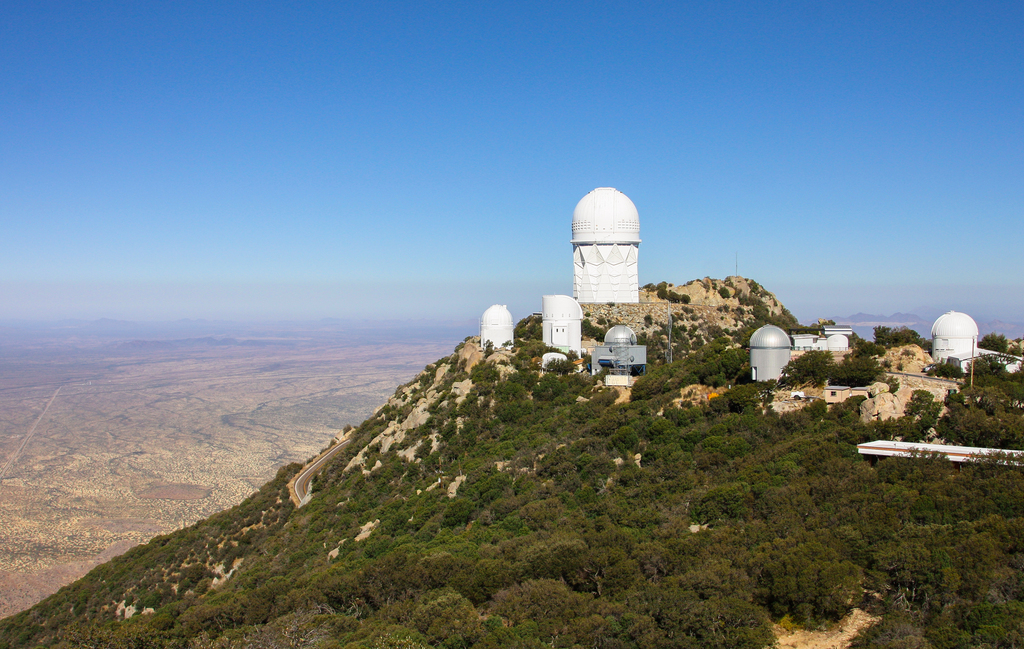 Kitt_Peak_National_Observatory_%281%29_-_Flickr_-_Joe_Parks.jpg