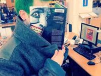 Joker w biurze
