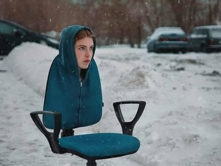 Człowiek-krzesło