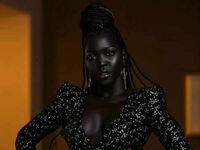 Nyakim Gatwech - najciemniejsza modelka na świecie