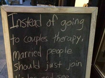 Zamiast chodzić na terapię małżeńską pary powinny wchodzić na Tindera, żeby zobaczyć przez co muszą przechodzić single