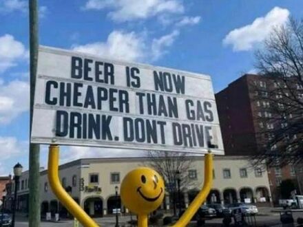 Piwo jest teraz tańsze niż paliwo. Napij się. Nie jedź.