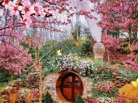 Domek Hobbita wiosną