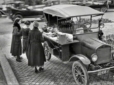 Food Truck, 1919