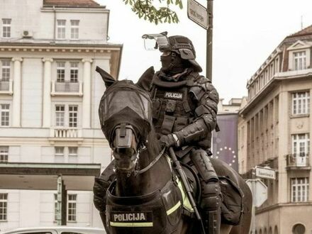 Oficer policji konnej w Lublanie
