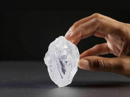 Jeden z największych nieoszlifowanych diamentów na świecie, wart około 52 milionów dolarów