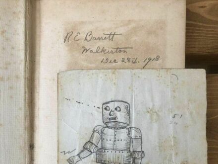 Rysunek robota znaleziony w książce od chemii z 1918