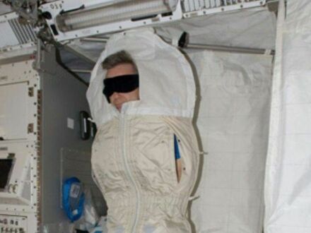 Jak astronauci śpią na ISS