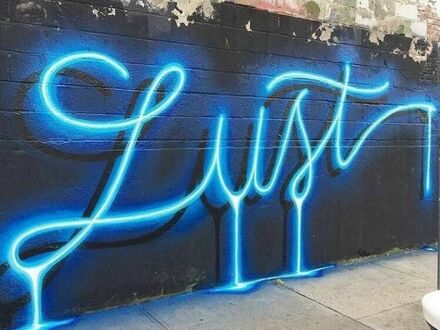 Graffiti, które wygląda jak neon