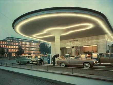 Niemiecka stacja benzynowa z 1958 roku