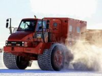 Wóz strażacki na Antarktydzie