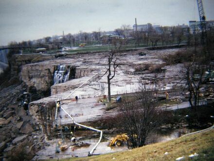 Rok 1969 - tymczasowo osuszony wodospad Niagara