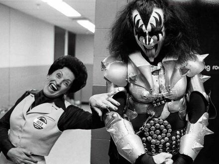 Gene Simmons z Kiss ze swoją mamą