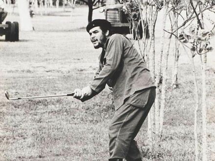 Che Guevara grający w golfa, 1960 rok