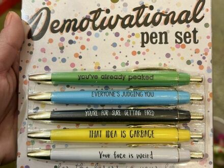 Demotywujące długopisy