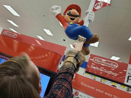 Nawet Mario musi sobie dorobić w tych ciężkich czasach