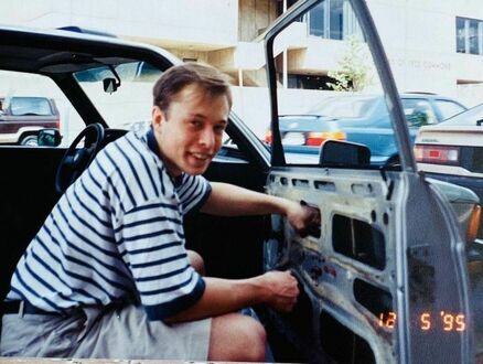 Elon Musk w 1995 roku