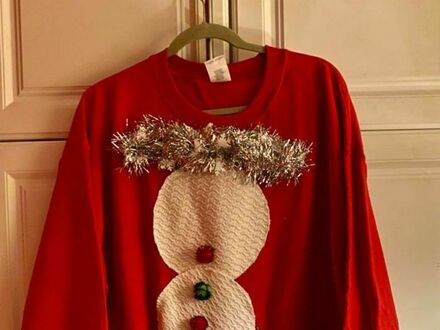 Niegrzeczny świąteczny sweterek