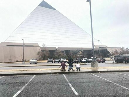 Współczesna piramida