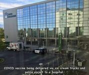 Szczepionki na COVID przewożone w ciężarówce na lody i eskortowane przez policję do szpitala