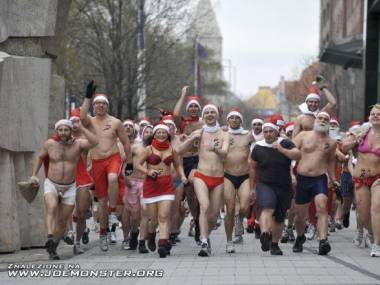Maraton zwariowanych Mikołajów i Śnieżynek