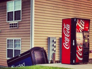 Sugestywna reklama Coca-Coli