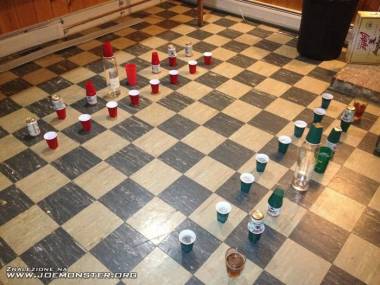 Naprędce zaimprowizowane szachy