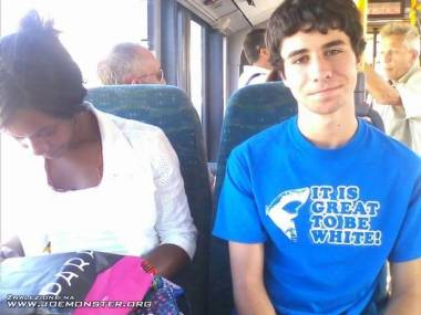 Żarłacz biały w autobusie