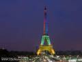 Wieża Eiffla w kolorach flagi RPA ku pamięci Nelsonowi Mandele