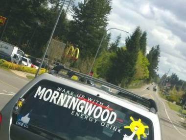 Drink Morningwood jest sofa king good!