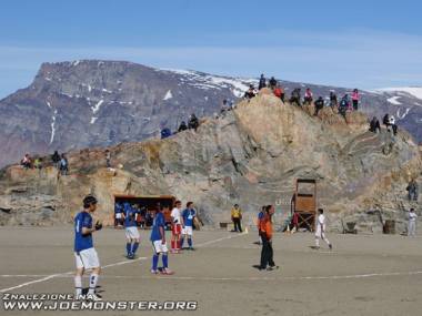 Tak wyglądają boiska piłkarskie na Grenlandii