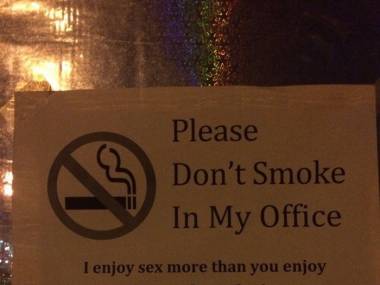 Proszę nie palić w moim biurze