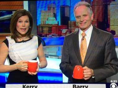 Barry Burbank i kubek pełen kawy