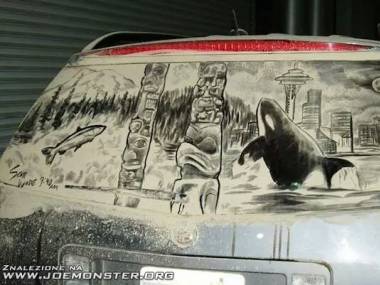 Sztuka na brudnym samochodzie w Seattle