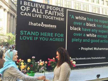 HateBusters, bo wszystkie wyznania mogą żyć w pokoju