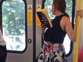 Właściwe miejsce do czytania książki pt. "Dziewczyna w pociągu"